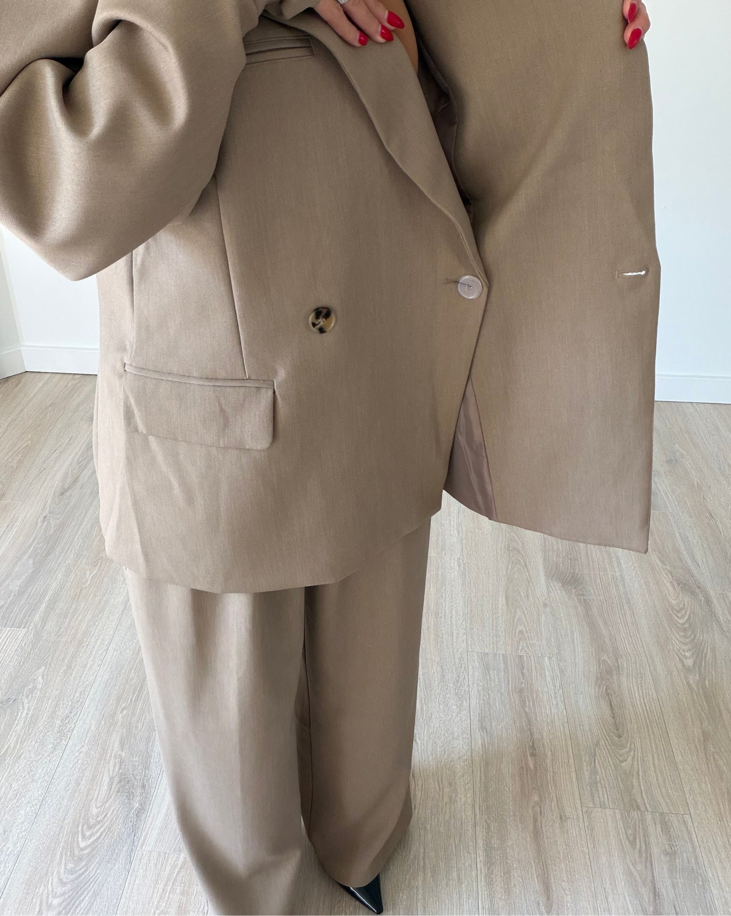 Angelina Oversized Blazer with High-Waist Dress Pants – Beige