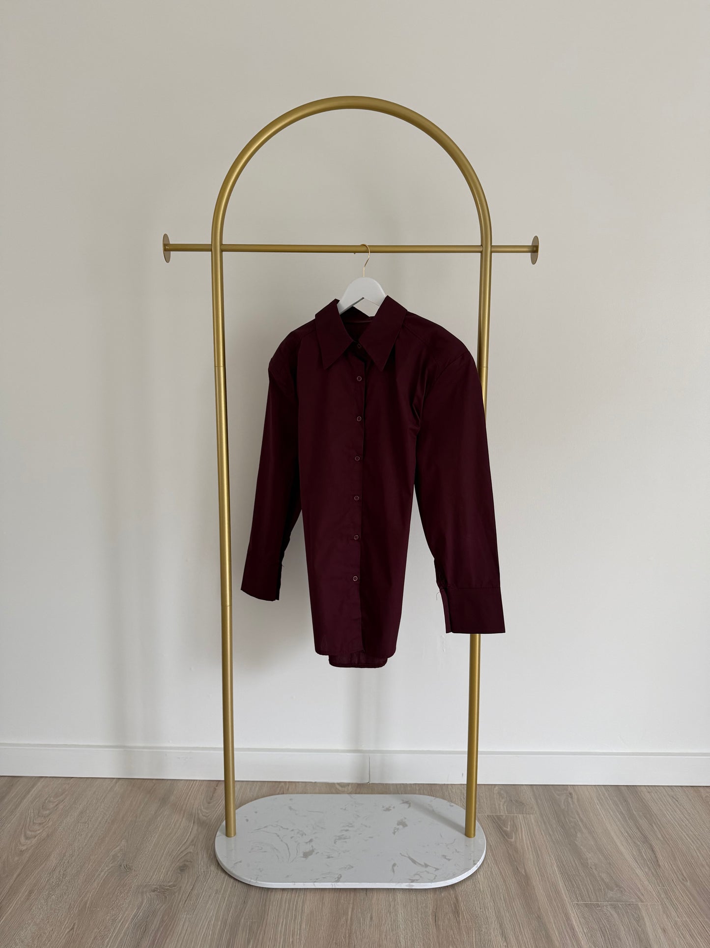 Paola - The Classic Cinched Button-Up Shirt