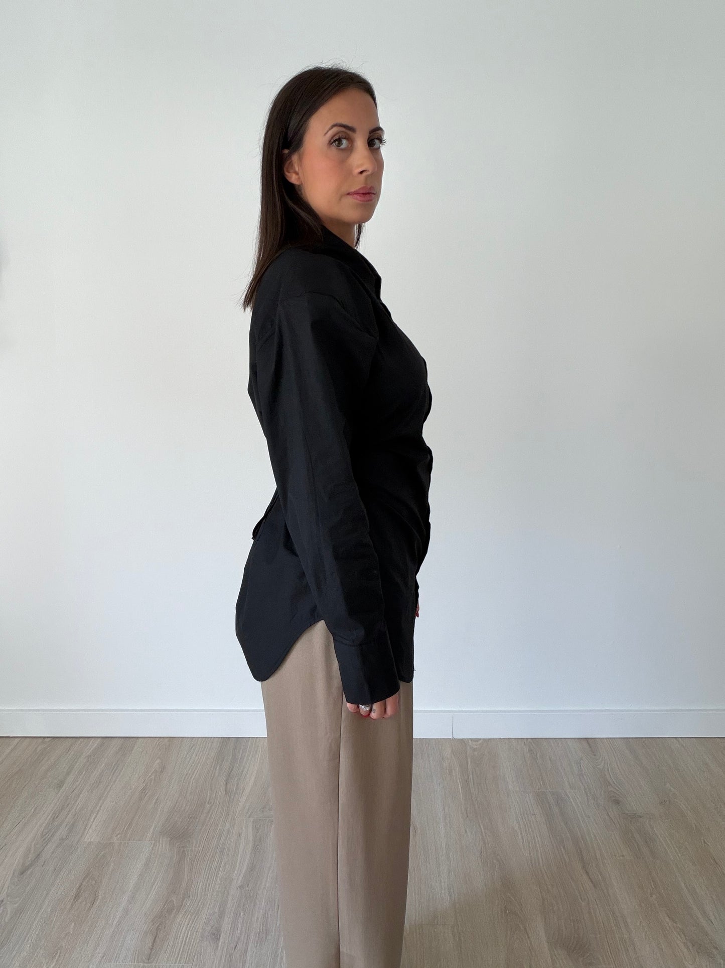 Paola - The Classic Cinched Button-Up Shirt