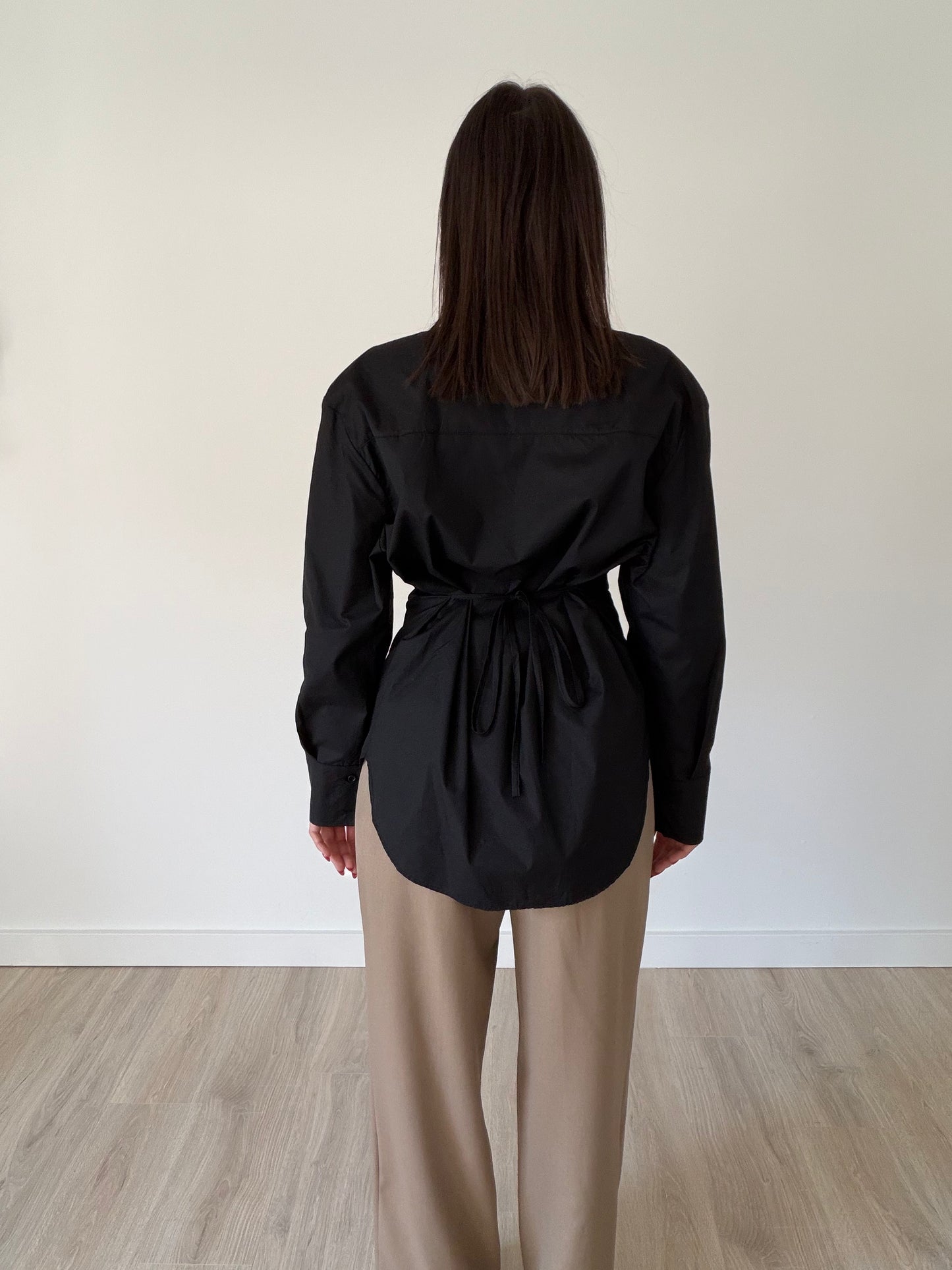 Paola - The Classic Cinched Button-Up Shirt