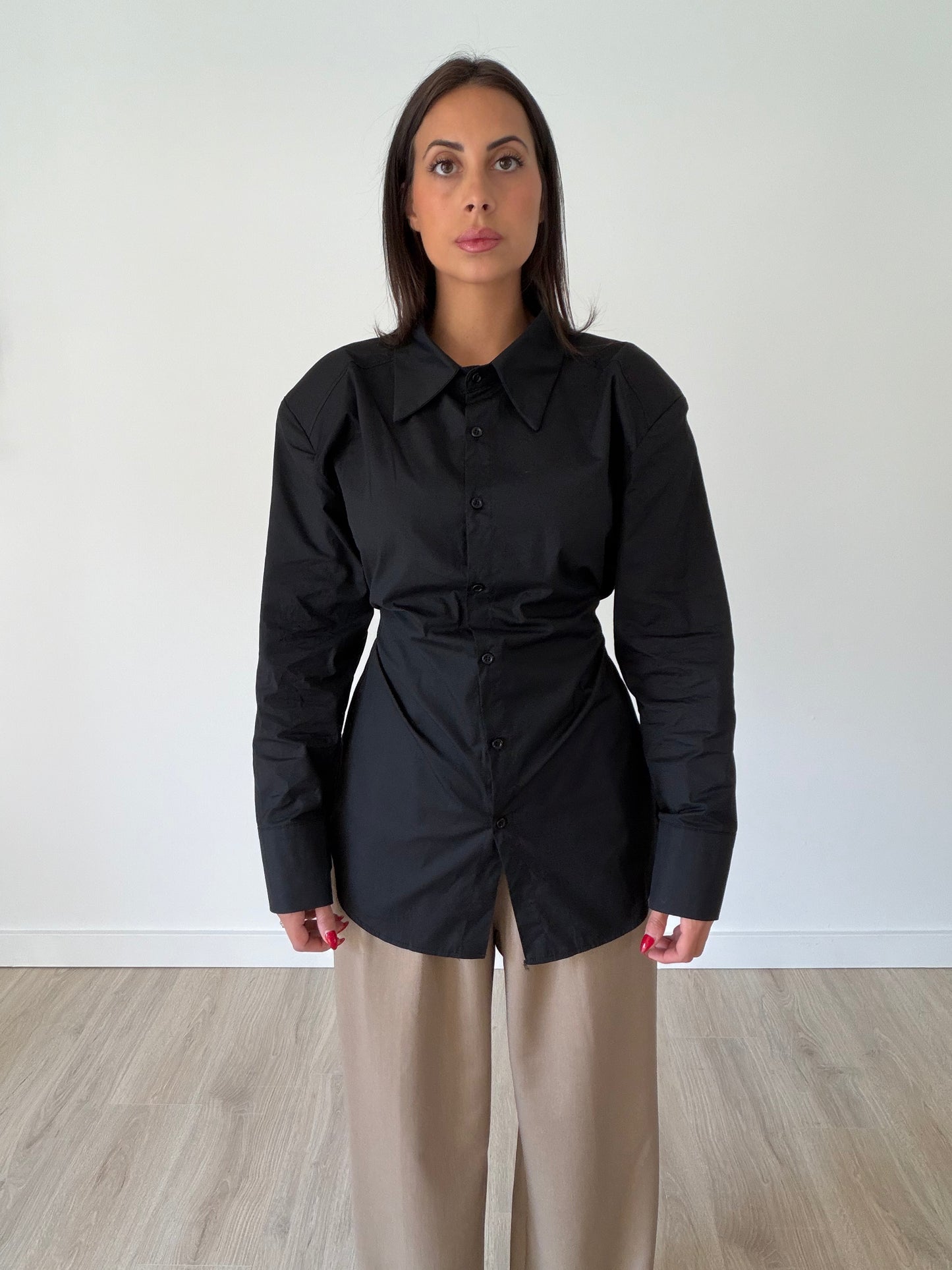 Paola - The Classic Cinched Button-Up Shirt